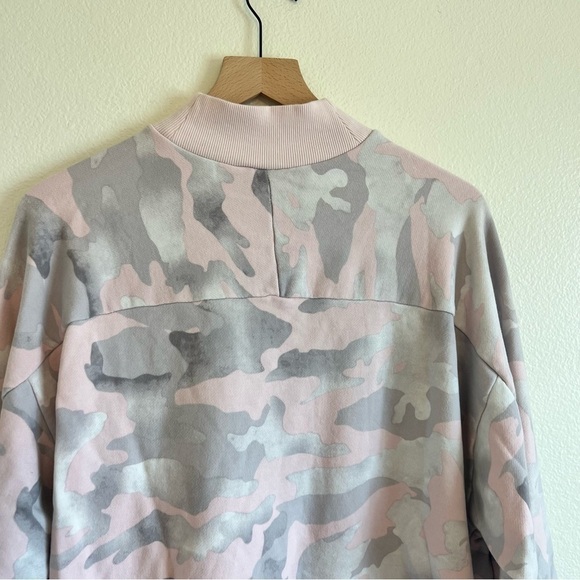 Adidas originals Camo pink Sweater Small - Picture 9 of 11